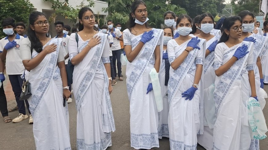காந்தி ஜெயந்தியையொட்டி சாய்பாபா காலனியில் ரோட்டரி சார்பில் தூய்மைப் பணி