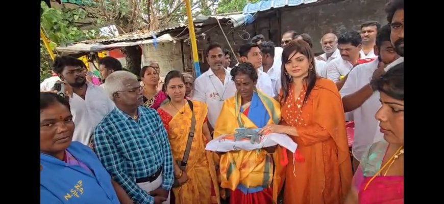 மாற்றுத்திறனாளிகளுக்கு அரசு சார்பில் நலத்திட்ட உதவிகள் வழங்கிய  MLA  கனிமொழி சந்தோஷ்
