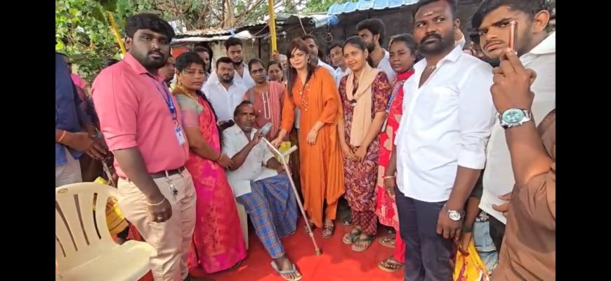 மாற்றுத்திறனாளிகளுக்கு அரசு சார்பில் நலத்திட்ட உதவிகள் வழங்கிய  MLA  கனிமொழி சந்தோஷ்