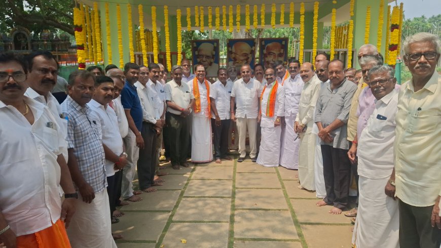 காந்தி, காமராஜர் நினைவாக அஸ்தி கலசத்துக்கு மலரஞ்சலி!