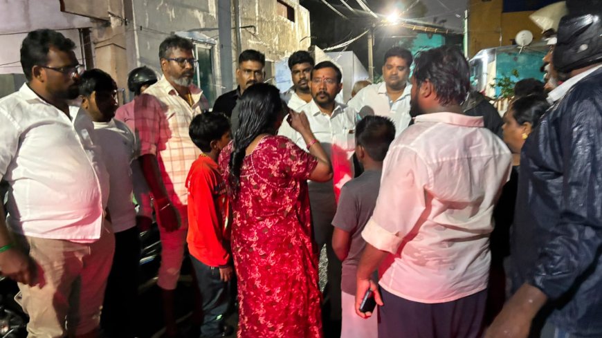 மழைநீருடன் சாக்கடை நீர் வீடுகளுக்குள் புகுந்து பாதிப்பு! அமைச்சர் சம்பத்குமார் ஆய்வு!